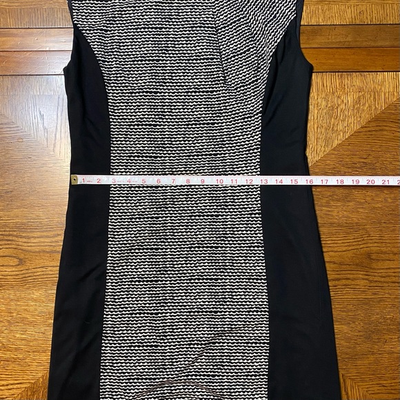 LOFT Black & Off White Tweed Sleeveless Shift Dress 
Size S - Picture 4 of 9